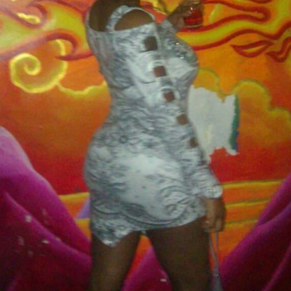 Dress - Picture 2 of 2